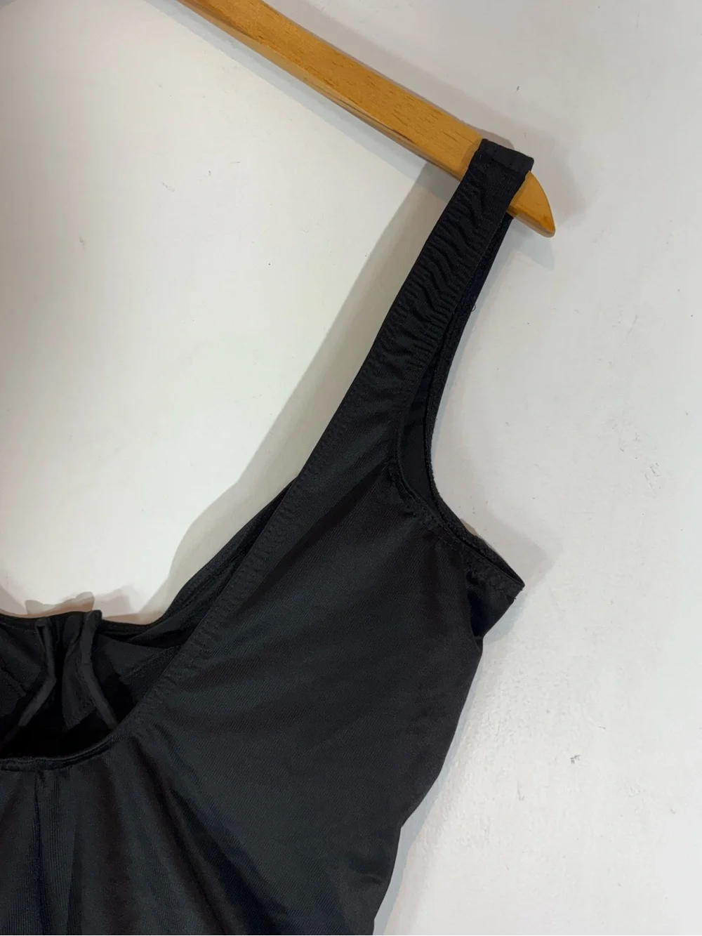 Miraclesuit Sanibel Black Underwire One-Piece Swimsuit NWT Size 14 - Picture 12 of 13